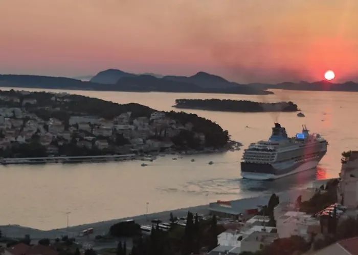 Kate's Studio With An Amazing View Lägenhet