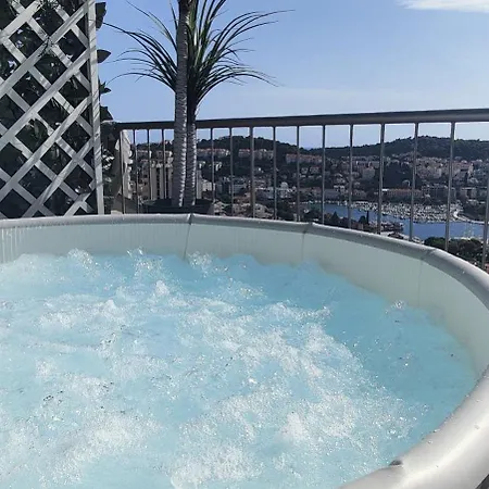 Kate's Studio With An Amazing View 아파트