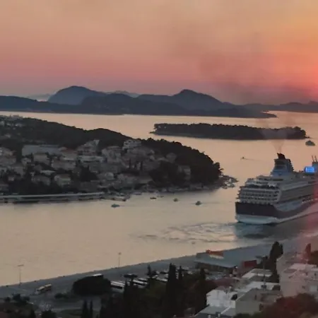 Kate's Studio With An Amazing View 公寓